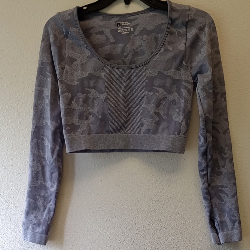 Bodycon Camouflage Gray Long Sleeve Crop Active Athletic Top Size L